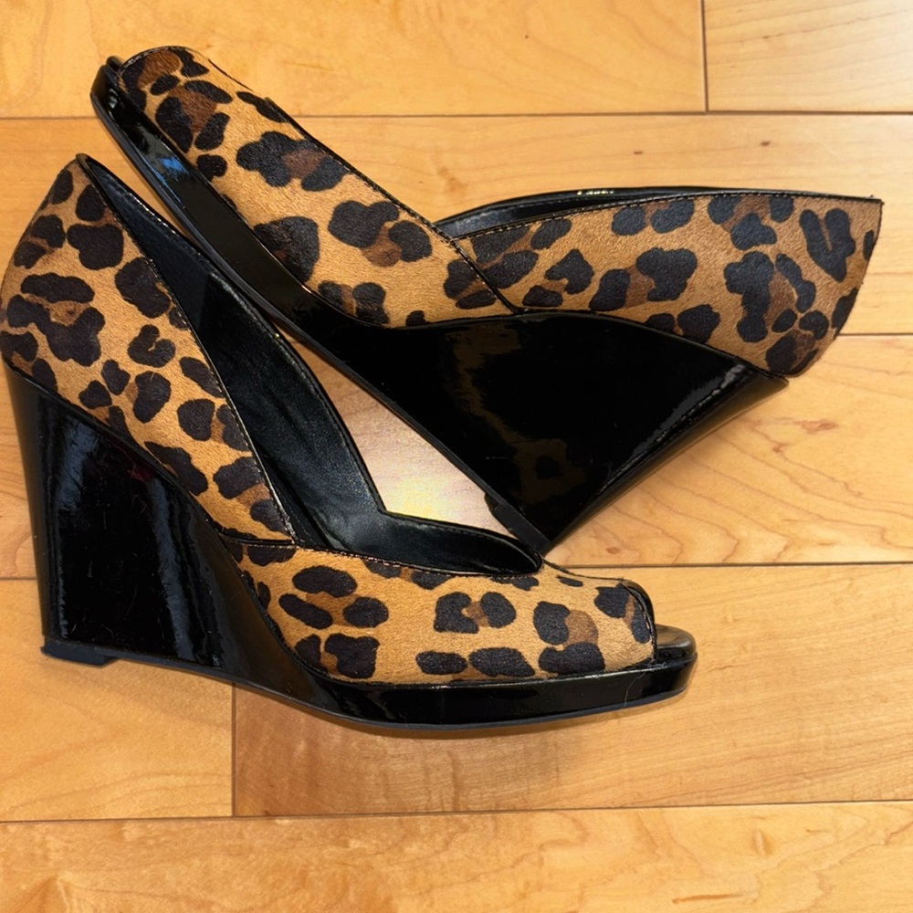 BCBGeneration Leopard Wedge Peep Toe Shoes Size 6B/ 36